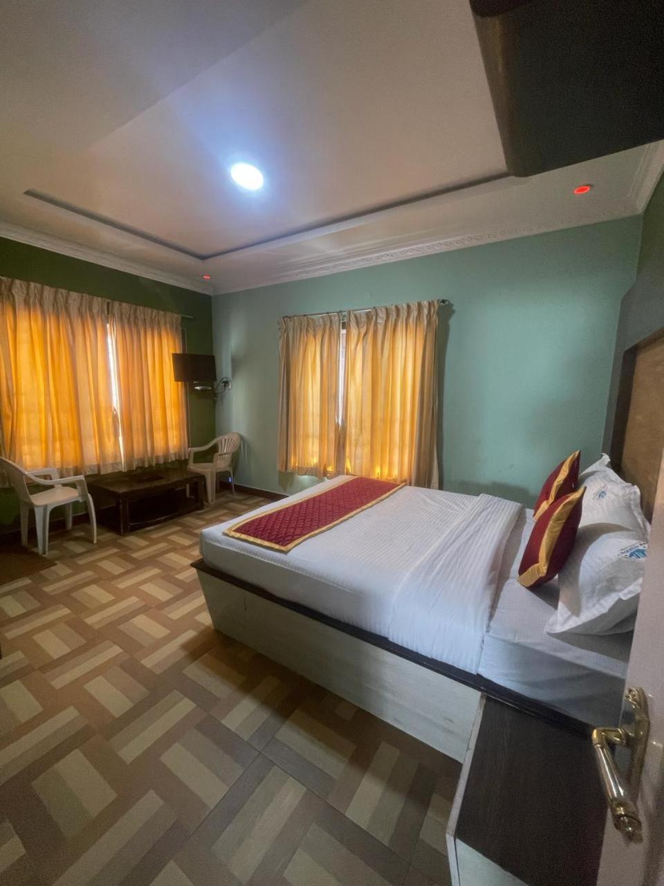Hotel Ooty Vpr Residency Zewnętrze zdjęcie